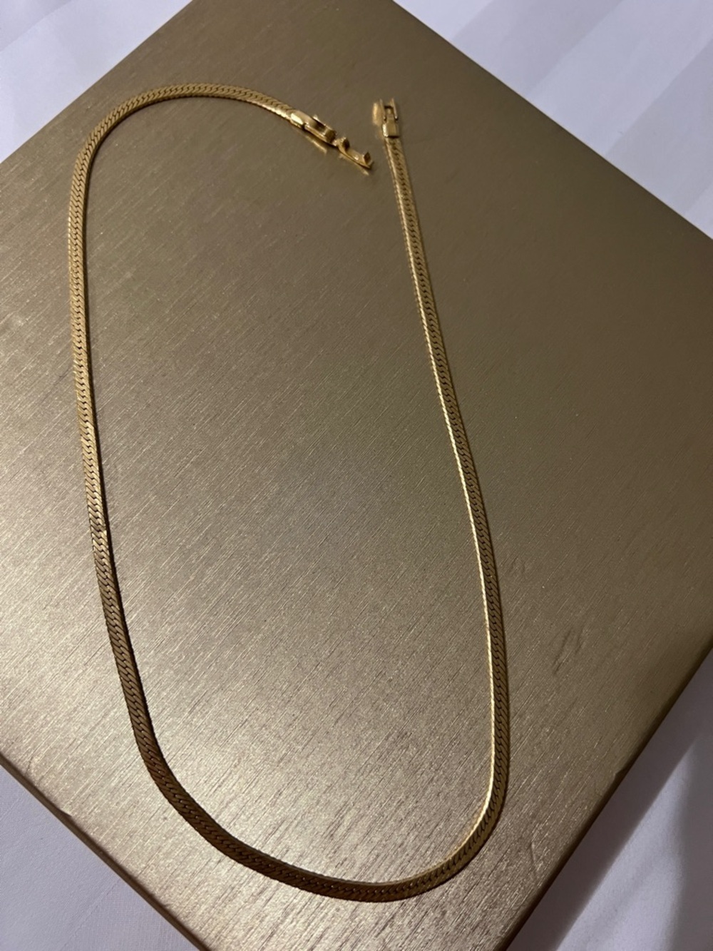 Elegant Gold Herringbone Chain Necklace - Women Jewelry fashion